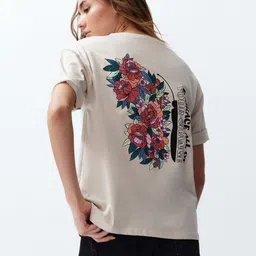 Trendyol Women Floral Printed Extended Sleeves Tropical Pockets T-shirt-image-82