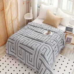 JC HOME Grey & White Geometric AC Room 300 GSM Double Bed Quilt-image-36