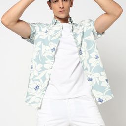 Blue Buddha Floral Printed Cutaway Collar Tailored Fit Cotton Casual Shirt-image-43