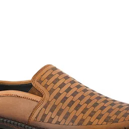 pelle albero Men Leather Textured Slip-On Lightweight Mules image 5
