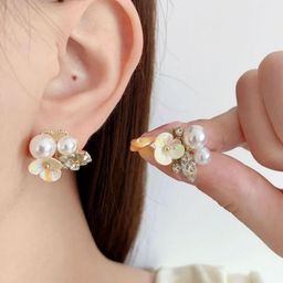 Estailo fashion Artificial Stones Studded & Pearls Beaded Contemporary Studs-image-39