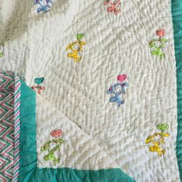 BED AND BEYONDD White & Green Cartoon Characters Mild Winter 210 GSM Single Bed Quilt-image-91
