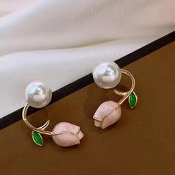 ONUYX Contemporary Studs Earrings-image-77