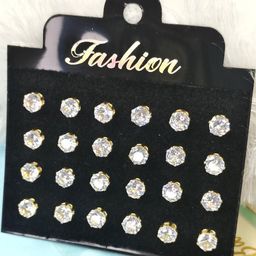 Honbon Women Gold Earrings-image-66