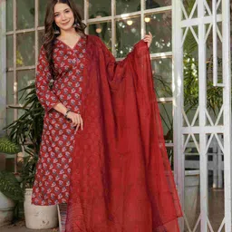 ODETTE Floral Printed Straight Kurta with Trousers & Dupatta-29