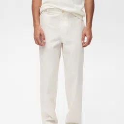 MANGO MAN Mid-Rise Cotton-Linen Regular Fit Chinos-image-79