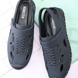 The Roadster Lifestyle Co. Men Textured Round Toe Fisherman Sandals-picture-27
