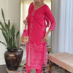 BAPS Bandhani Printed Sequinned V Neck Kurta With Trousers & Dupatta image 5
