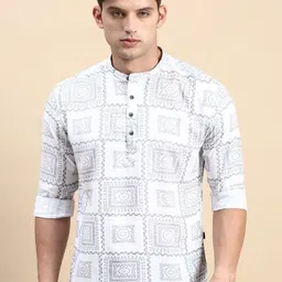 Aaryavar Men Geometric Printed Cotton Kurta-image-26