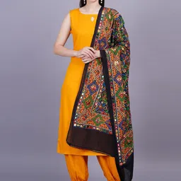 OH MI DIOS Keyhole Neck Sleeveless Straight Kurta With Salwar & Dupatta-9