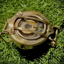 BRASS NUTICAL MILITARY COMPASS Compass-picture-33