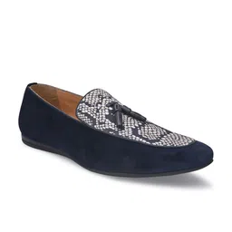 San Frissco Men Textured Lightweight Tassel Loafers-47