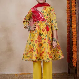 pspeaches Girls Floral Printed V-Neck Anarkali Kurta With Trousers & Dupatta-image-37