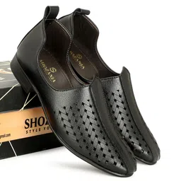 SHOZANIA Men Textured Lightweight Leather Mojaris With Laser Cuts-11