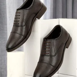 SHOZANIA Men Textured Lightweight Oxfords-image-64