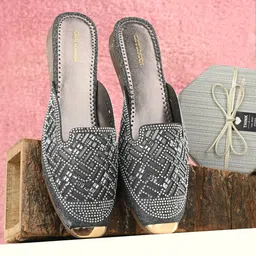 CLOG LONDON Women Ethnic Wedge Mules-14