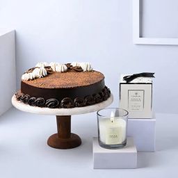 Aromatic Candle With Chocolate Truffle Cake-17