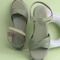 Mast & Harbour Wedge with Bows-23
