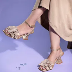 Hydes N Hues Party Block Mules with Bows-11