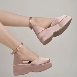 Shoetopia Round Toe Platform Heels-13