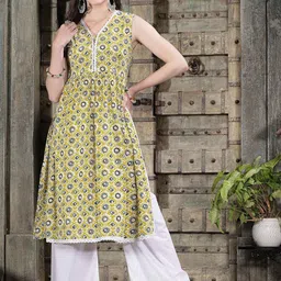 Stylum Yellow & Green Ethnic Motifs Printed Cotton Strigth Kurta-picture-31