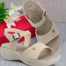 Carlton London Textured Buckle Detailed Comfort Heels-12