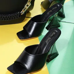 Retro Walk Colourblocked Block Pumps with Buckles-13