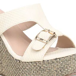 VALIOSAA Cream-Coloured Wedge Heels with Buckles image 5