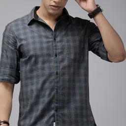 Roadster Men Grey And Blue Checked Regular Fit Pure Cotton Sustainable Casual Shirt-image-44