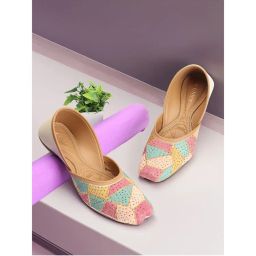Iconics Womens Cream Color Ethnic Embellished Juttis-picture-45