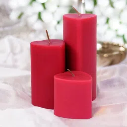 Aromatic Fables Red 3 Pieces Rose-Scented Heart-Shaped Wax Pillar Candles-image-25