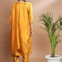 VredeVogel Regular Thread Work Kurta with Trousers & Dupatta image 4