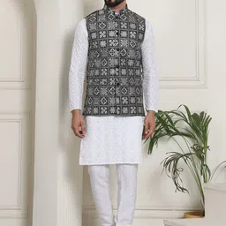 SOJANYA Floral Embroidered Regular Pure Cotton Kurta with Churidar-picture-38