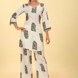 CHANSI Floral Printed Round Neck Regular Kurta With Palazzos image 1