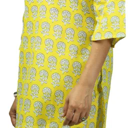 Freesia Array Printed V-Neck Pure Cotton Top With Trousers image 3