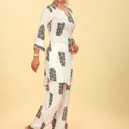 CHANSI Floral Printed Round Neck Regular Kurta With Palazzos image 3