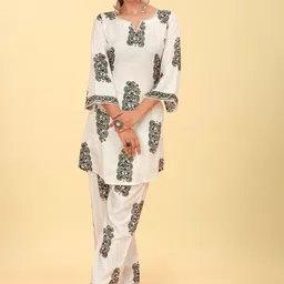 CHANSI Floral Printed Round Neck Regular Kurta With Palazzos image 5