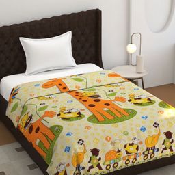 BREVARD Cream-Coloured Cartoon Characters 150 GSM Single Bed Comforter-image-28