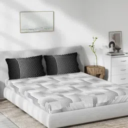 DDecor Grey & Black Geometric 140 TC King Bedsheet With 2 Pillow Covers-14