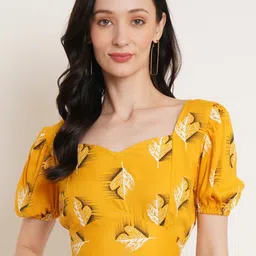 U&F Yellow & White Conversational Printed Sweetheart Neck Puff Sleeves Crop Top-picture-18