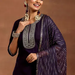 Gerua By Libas Floral Yoke Design Regular Zari Kurta with Trousers & Dupatta image 5
