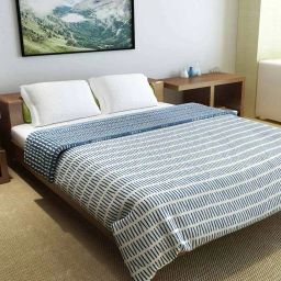 divine casa Ultra Soft Microfiber Polyester 150 GSM Abstract Print Double Reversible Comforter image 2