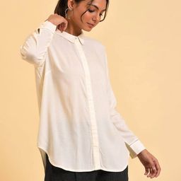 Fitted Top with Spread Collar image 2