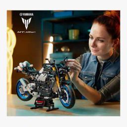 lego Technic Yamaha MT-10 SP Building Kit image 2