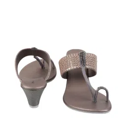 mochi Embellished Wedges with Open Toes Ring image 3