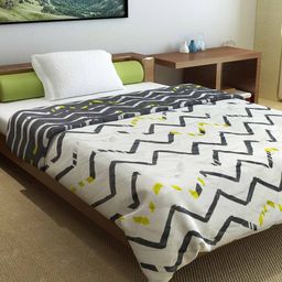 divine casa Ultra Soft Microfiber Polyester 120 GSM Abstract Print Single Reversible Comforter image 4