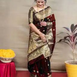 Women Woven Zari Saree with Contrast Border-image-33