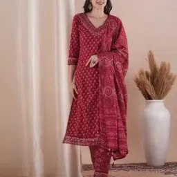 Women Floral Print Straight Kurta with Pants & Dupatta-image-3