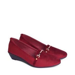 xe looks Women Slip-On Heeled Wedges-picture-40