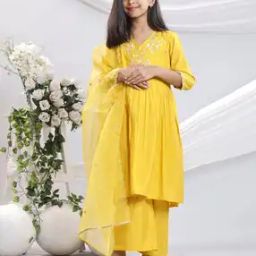 Women Embroidery Kurta Set-image-7